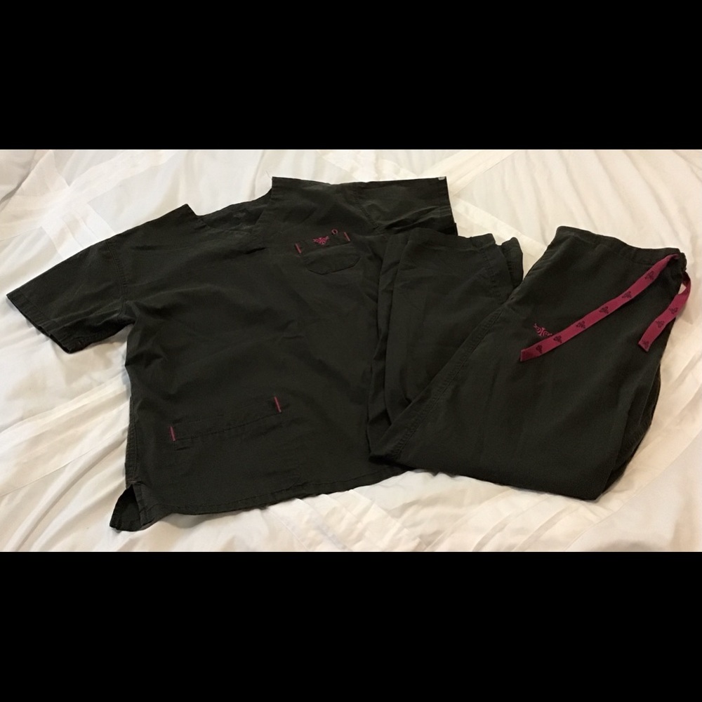 Med couture scrubs med tops small reg pant